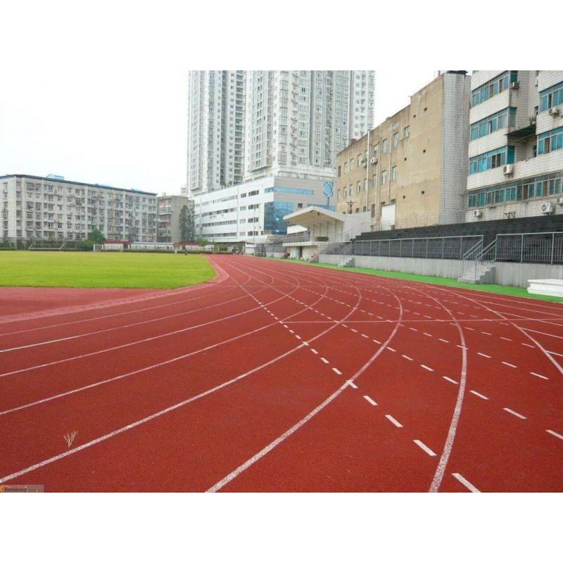 学校室外篮球场造价大概是多少钱？
